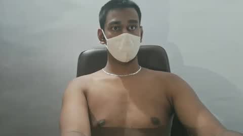 Snapshot of brownguy2505 chatting on 11.06.25 brownguy2505 online show from 11.06.25