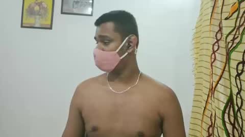 Snapshot of brownguy2505 chatting on 11.08.25 brownguy2505 online show from 11.08.25