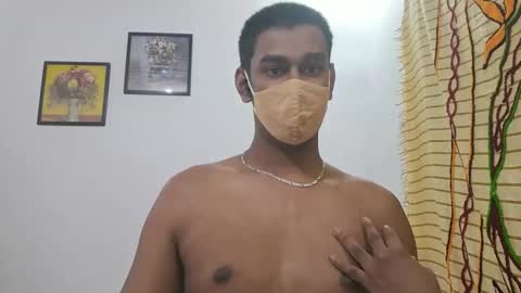 Snapshot of brownguy2505 chatting on 11.11.25 brownguy2505 online show from 11.11.25