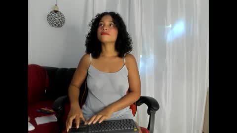 Snapshot of brownvelvet_ chatting on 11.15.25 brownvelvet_ online show from 11.15.25