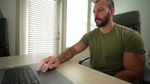 Snapshot of brucestryker chatting on 01.08.25 onlyfans BRUCESTRYKER online show from 01.08.25