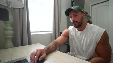 Snapshot of brucestryker chatting on 11.25.25 onlyfans BRUCESTRYKER online show from 11.25.25