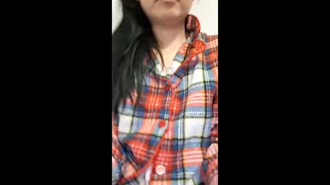 Snapshot of brunettedoll100 chatting on 12.16.25 brunettedoll100 online show from 12.16.25