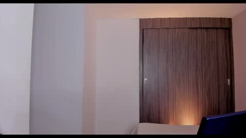     online show from 10.02.25