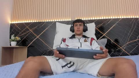 Snapshot of bruno_fox_ chatting on 06.09.26 Bruno online show from 06.09.26