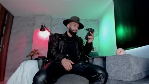 Andres Suarez online show from 12.05.25