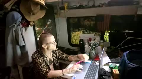 Steve... aka SkinnieDippin aka TimberTramp online show from 03.19.26