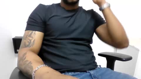 Snapshot of brutusbigd chatting on 10.25.25 brutusbigd online show from 10.25.25