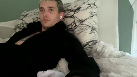 Snapshot of bryjybxxx chatting on 11.08.25 bryjybxxx online show from 11.08.25