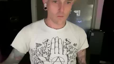 Snapshot of bryjybxxx chatting on 11.25.25 bryjybxxx online show from 11.25.25