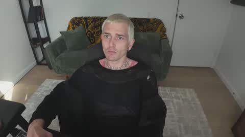 Snapshot of bryjybxxx chatting on 11.26.25 bryjybxxx online show from 11.26.25