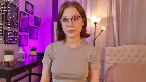 Snapshot of bubblegum_babe_ chatting on 10.04.25 Alice online show from 10.04.25