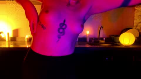 Snapshot of bubblewhite_ chatting on 12.21.24 BubbleJereth online show from 12.21.24