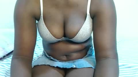 bubbly_ass30 online show from 11.21.25