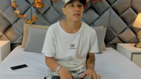 Snapshot of buda_and_cataleya_ chatting on 11.04.25 Buda y Cataleya online show from 11.04.25