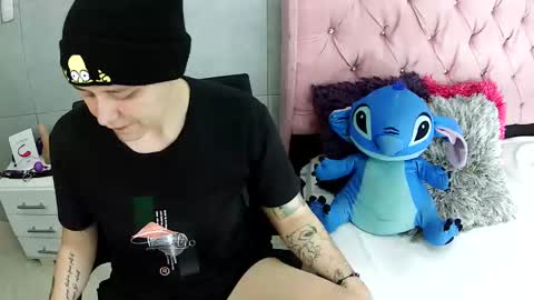 Snapshot of bug2025 chatting on 12.17.25 bug2025 online show from 12.17.25