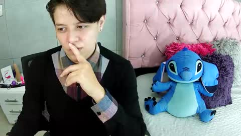 Snapshot of bug2025 chatting on 12.17.25 bug2025 online show from 12.17.25