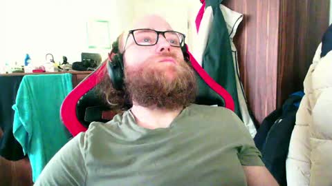 Snapshot of buhalteris chatting on 06.04.26 Lukas online show from 06.04.26