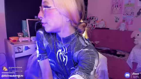 Snapshot of bun_nyx chatting on 10.31.25 online show from 10.31.25