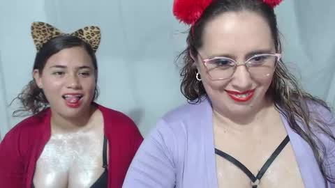 Snapshot of bunniosito chatting on 11.02.25 bunniosito online show from 11.02.25