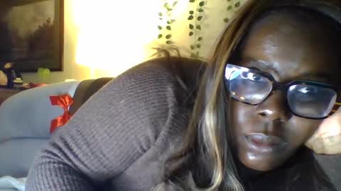 Snapshot of bunny8354367 chatting on 10.17.25 Bunny online show from 10.17.25