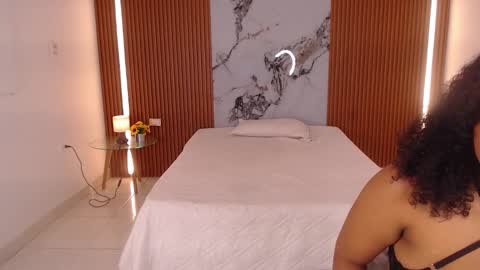 Rossi Hill online show from 03.15.26