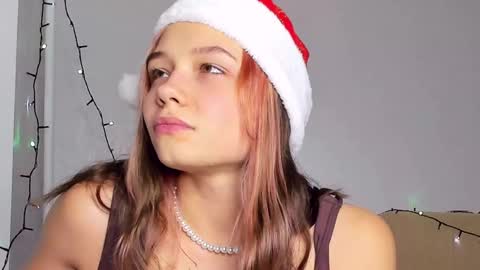 Snapshot of bunny_bonny chatting on 12.04.24 Alice online show from 12.04.24