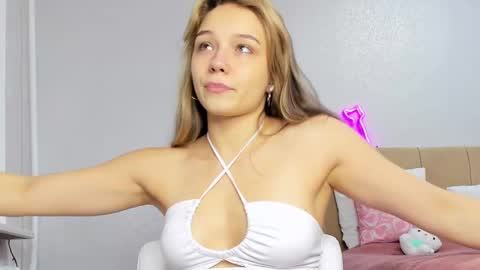 Snapshot of bunny_bonny chatting on 01.22.25 Alice online show from 01.22.25