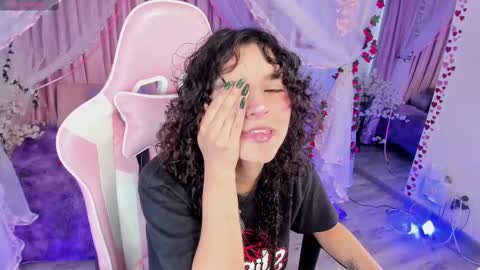 Snapshot of bunny_curly chatting on 09.14.25 Bunny  online show from 09.14.25