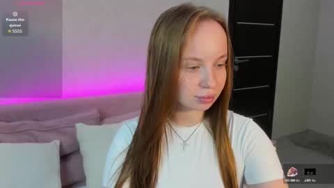 Snapshot of bunny_luvv chatting on 10.08.25 Bunny online show from 10.08.25