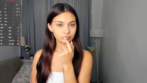 Snapshot of bunny_nova chatting on 09.19.25 Aria online show from 09.19.25