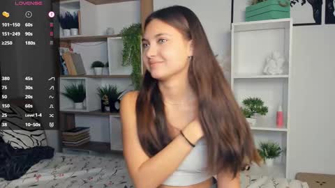 Snapshot of bunny_nova chatting on 10.08.25 Aria online show from 10.08.25