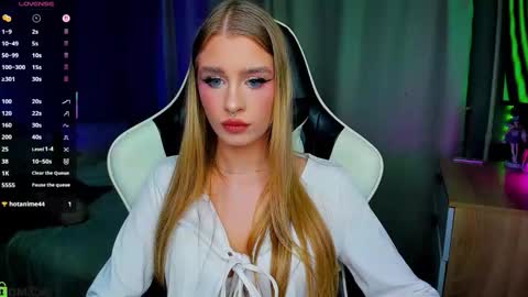 Snapshot of bunny_wetty chatting on 09.26.25 ruslana online show from 09.26.25