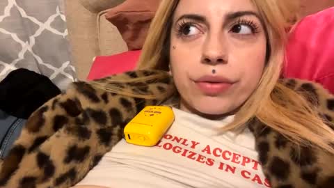 Snapshot of bunnyaliengirl_ chatting on 01.17.25 Bunnyaliengirl online show from 01.17.25