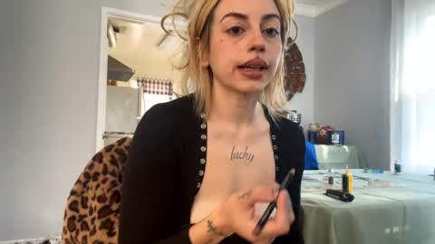 Snapshot of bunnyaliengirl_ chatting on 01.20.25 Bunnyaliengirl online show from 01.20.25