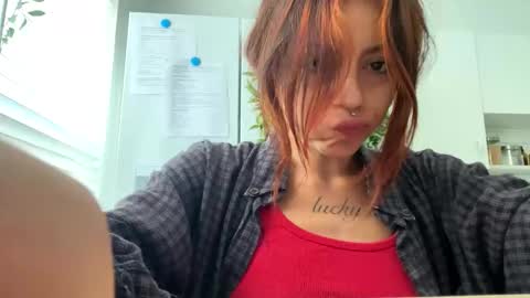 Snapshot of bunnyaliengirl_ chatting on 11.19.25 Bunnyaliengirl online show from 11.19.25