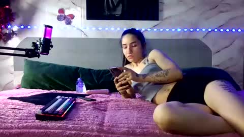 Snapshot of bunnybliss2 chatting on 06.17.26 bunnybliss2 online show from 06.17.26