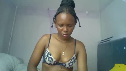 bunnydiva_ online show from 05.12.26
