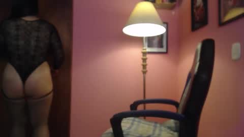 bunnyEmilyR0s33 online show from 11.25.25