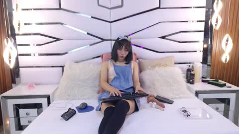 Bunny online show from 12.16.25