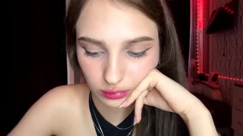 Snapshot of bunnytrussel chatting on 05.11.26 Bella online show from 05.11.26