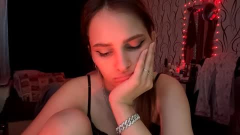 Snapshot of bunnytrussel chatting on 06.05.26 Bella online show from 06.05.26