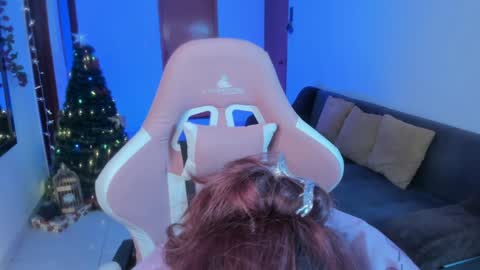 Im Val Welcome to my room My instagram Bubble cosmic online show from 12.13.24