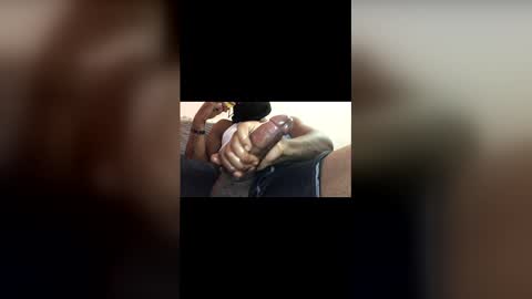 Snapshot of burgerboy06 chatting on 12.17.25 burgerboy06 online show from 12.17.25