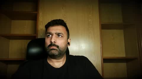 Hairy Arabian online show from 11.12.25