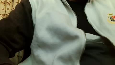 Snapshot of burlymonster chatting on 02.11.26 Hairy Arabian online show from 02.11.26