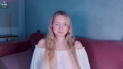 Snapshot of burn_lissa chatting on 09.14.25 Lissa online show from 09.14.25