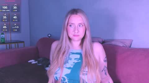 Snapshot of burn_lissa chatting on 10.09.25 Lissa online show from 10.09.25