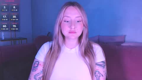 Snapshot of burn_lissa chatting on 10.24.25 Lissa online show from 10.24.25