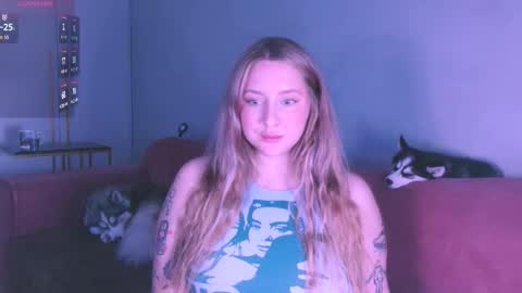 Snapshot of burn_lissa chatting on 10.26.25 Lissa online show from 10.26.25